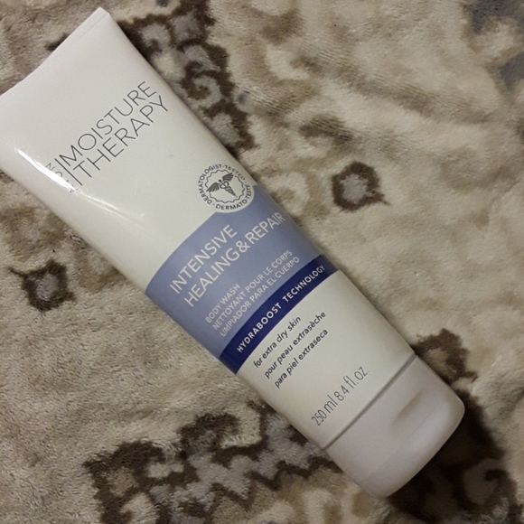 Avon Other - 3x$20 AVON MOISTURE THERAPY. BODY WASH